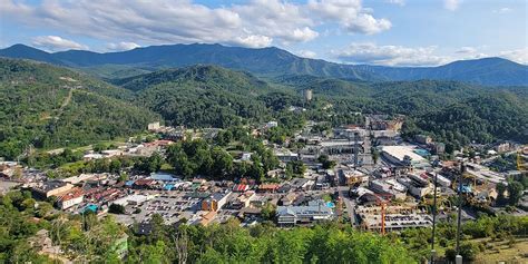 A Full List of 14 Gatlinburg Live Webcams